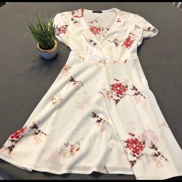 White Floral Dress - Picture 3 of 4